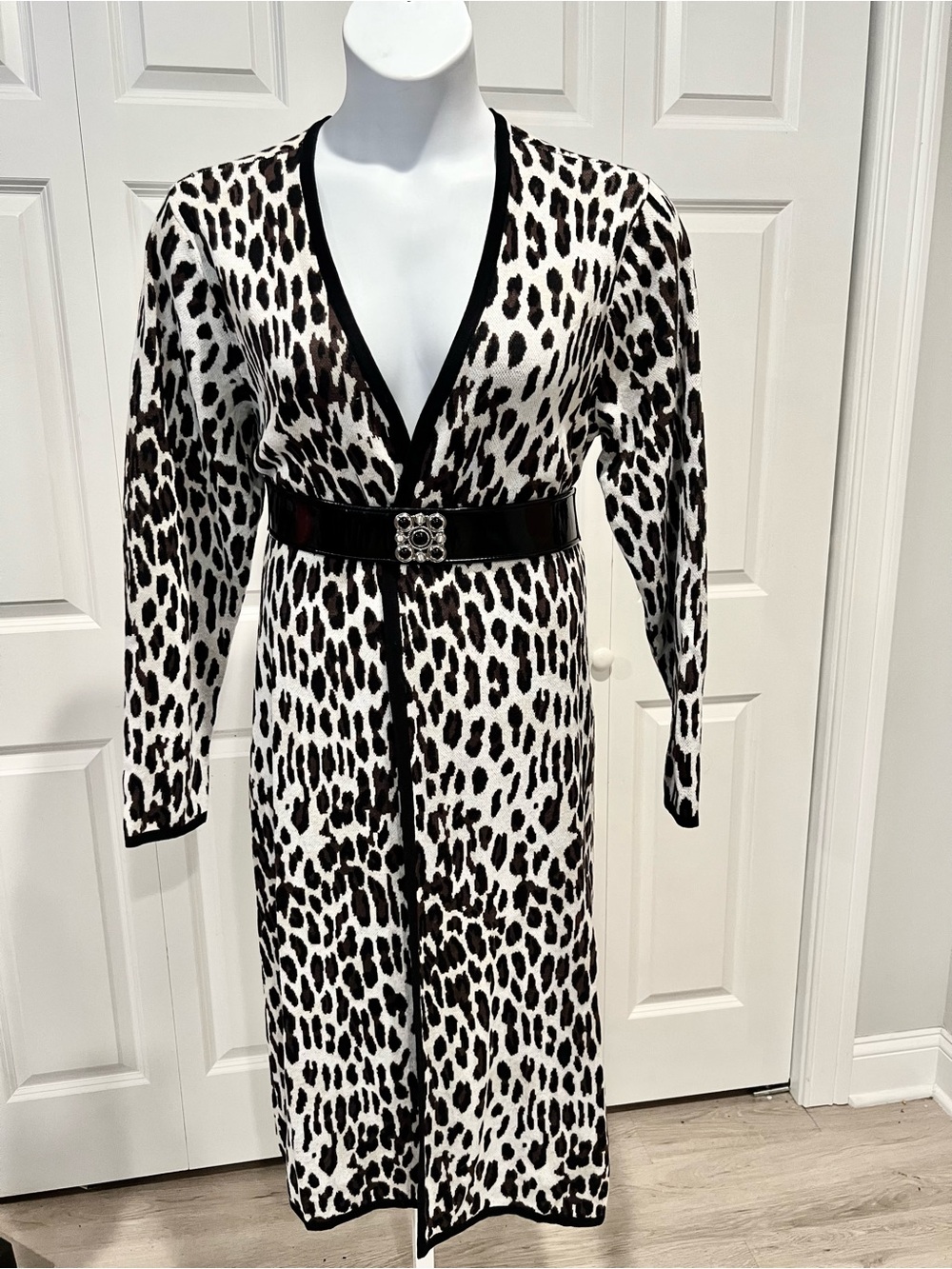 1 Venus Black and White Leopard Print Long Cardigan